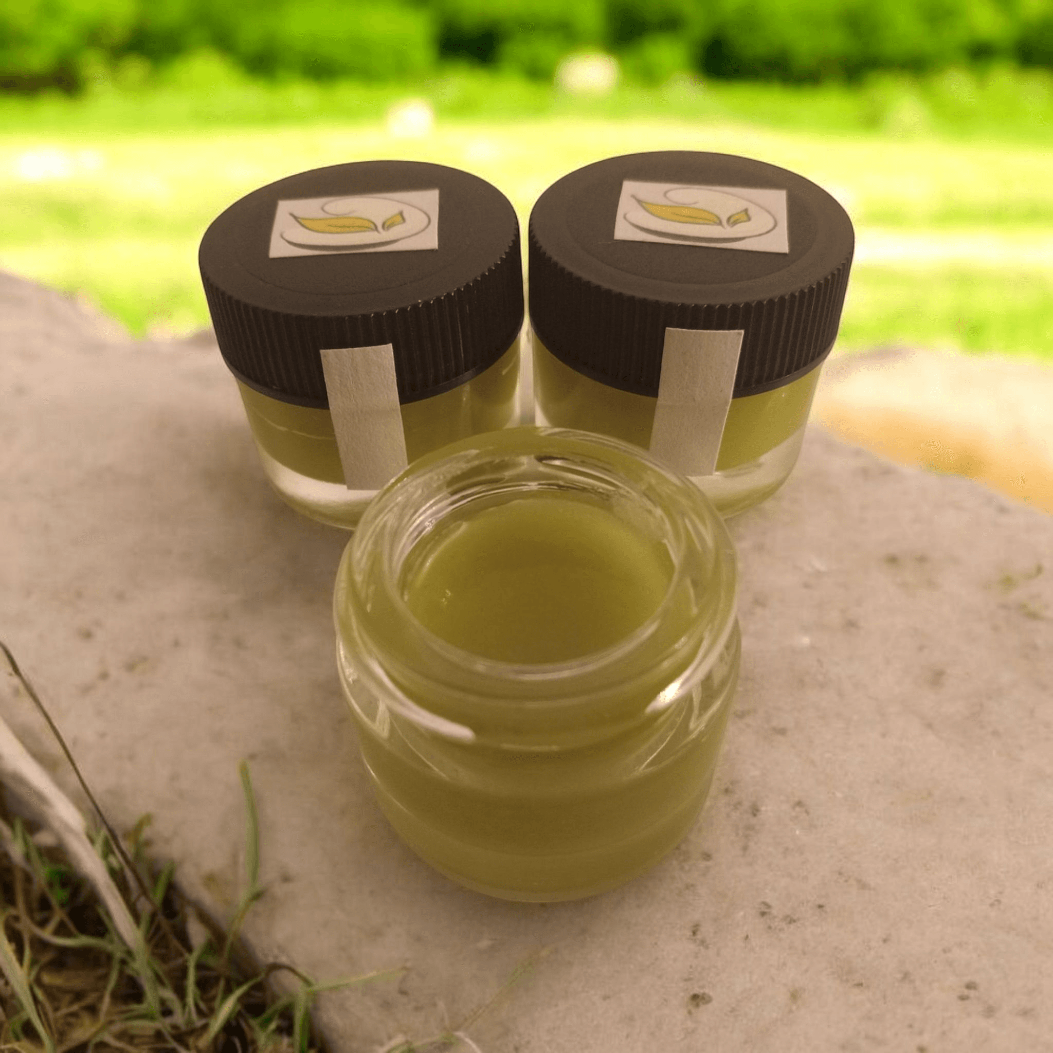 Crème pour les yeux au matcha, hélichryse et eau de rose